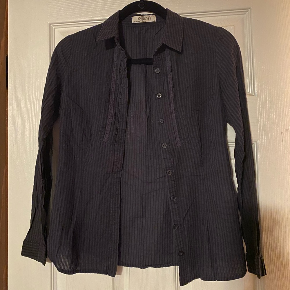 Casual button up shirt